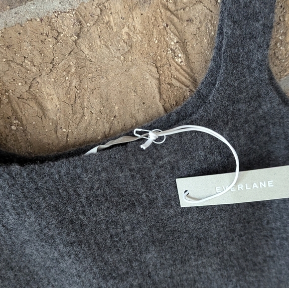 NWT Everlane The Cozy Stretch Tank Top Wool Yak Hair Blend Small Gray - Picture 3 of 8